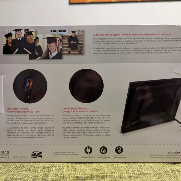 Aluratek 7" Digital Photo Frame With Automatic Slideshow - Picture 2 of 4